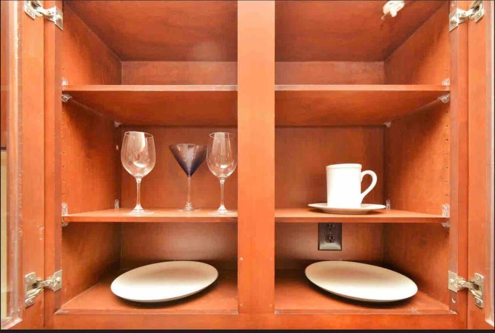 Luxury 1Bedroom/Pool View/ Galleria W/Study Desk Houston Exteriör bild