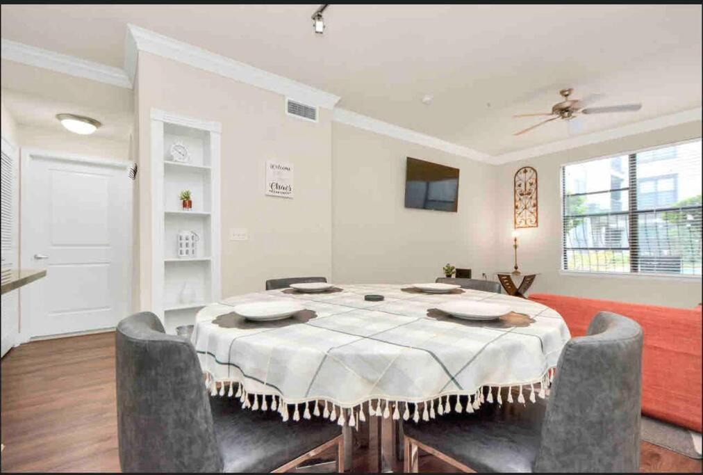 Luxury 1Bedroom/Pool View/ Galleria W/Study Desk Houston Exteriör bild