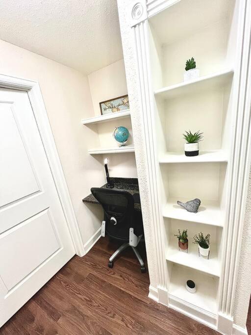 Luxury 1Bedroom/Pool View/ Galleria W/Study Desk Houston Exteriör bild