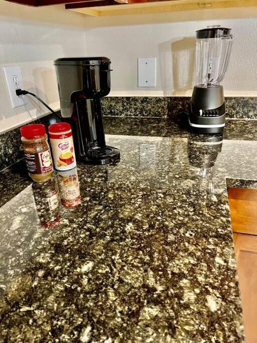 Luxury 1Bedroom/Pool View/ Galleria W/Study Desk Houston Exteriör bild